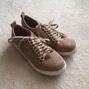 Fashion Lace Up Sneakers